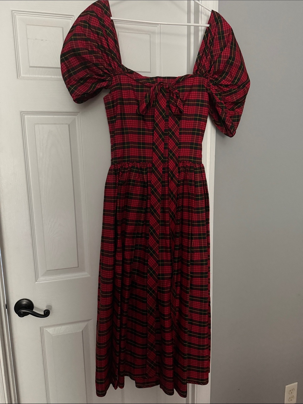 Red Plaid Puff Sleeve Maxi Dress - Classic Tartan - Never Worn - Picture 2 of 4